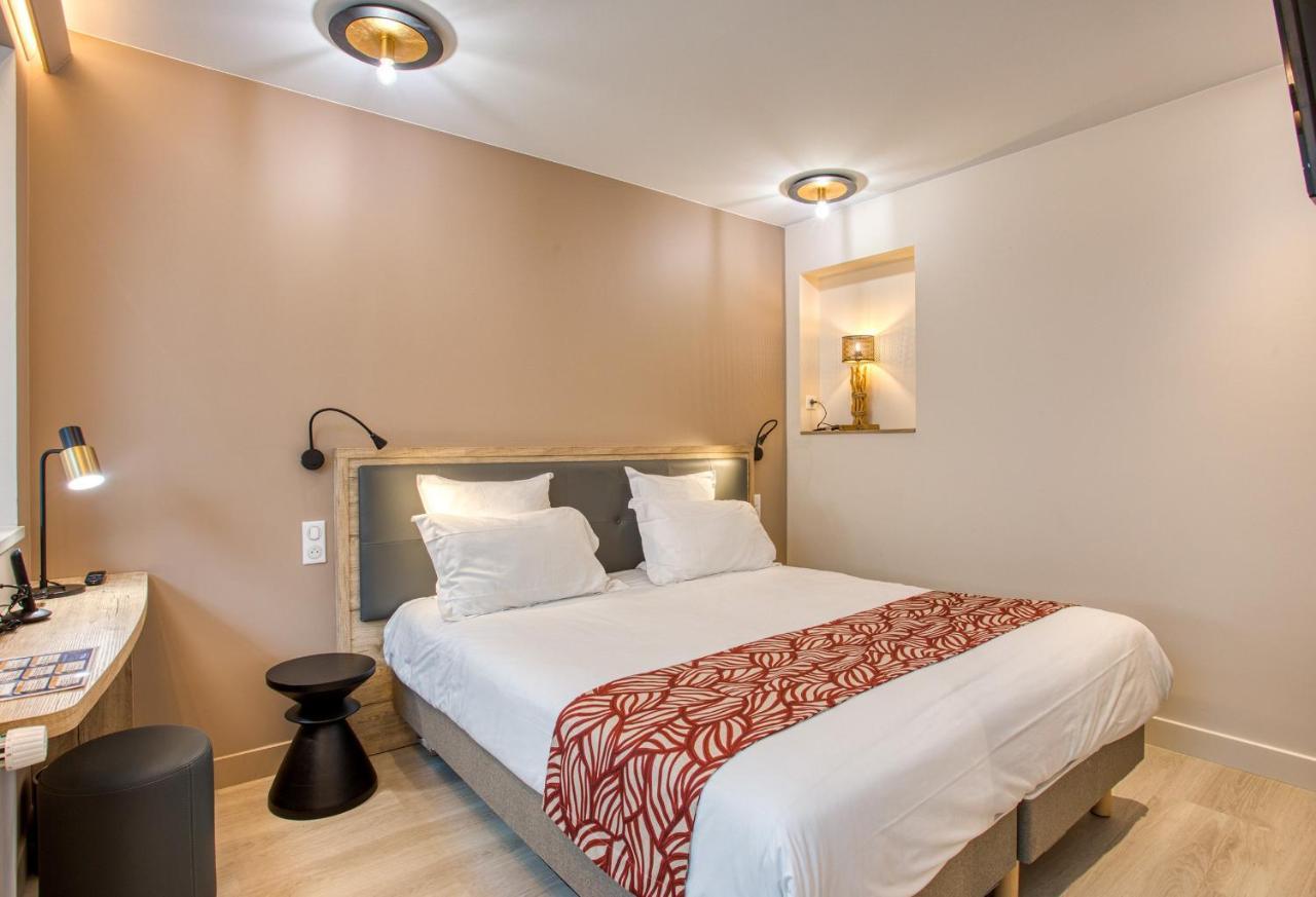 Montaigne Hotel