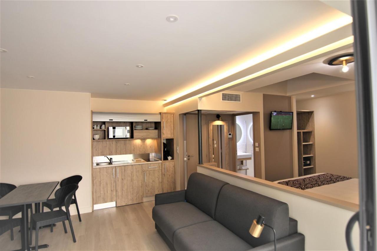 Hotel Montaigne 3*